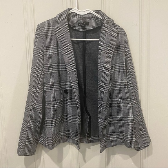 Love Tree Monochrome Houndstooth Design - Picture 1 of 8